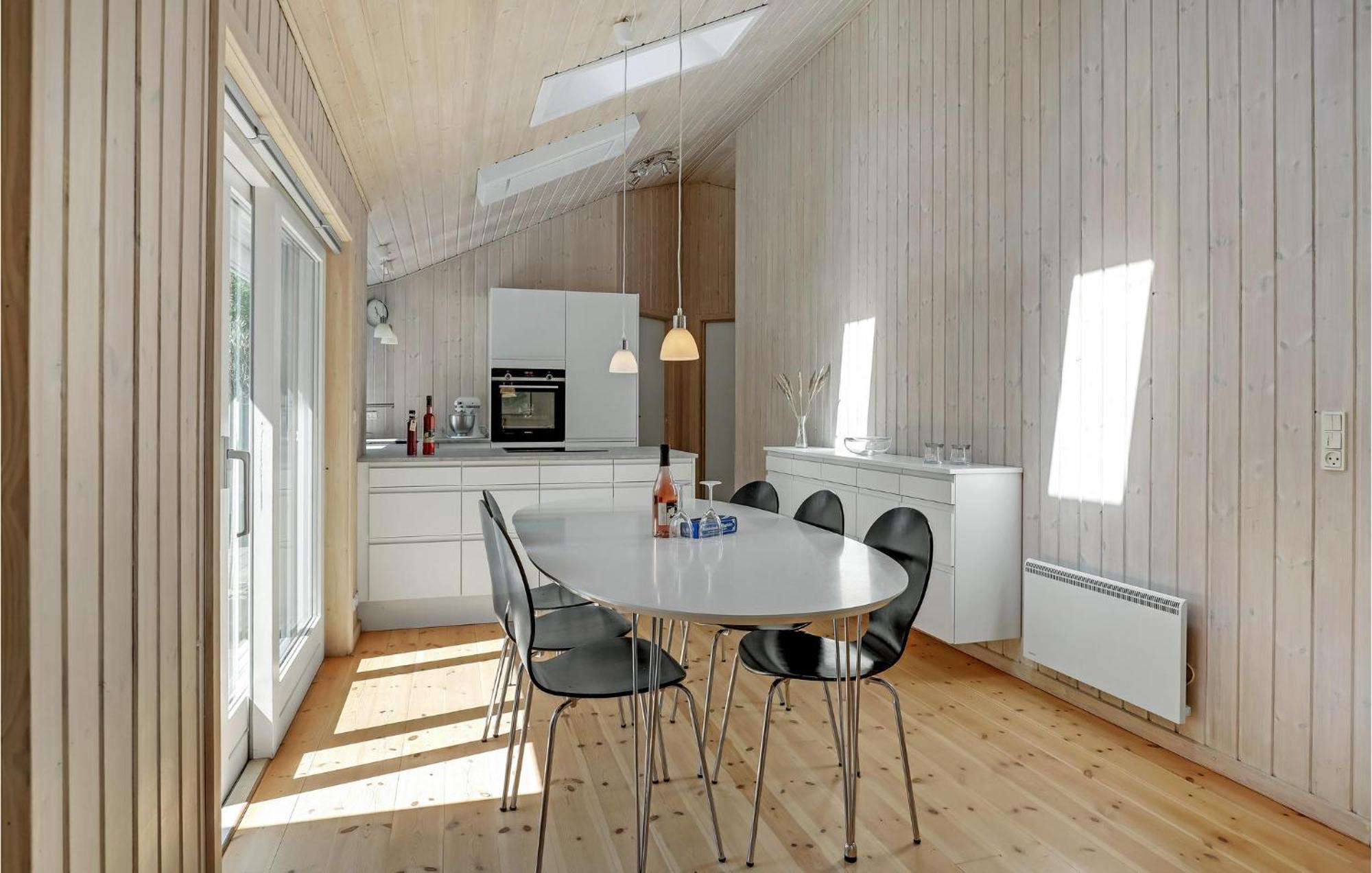 Awesome Home In Nexo With Sauna Snogebæk Екстериор снимка