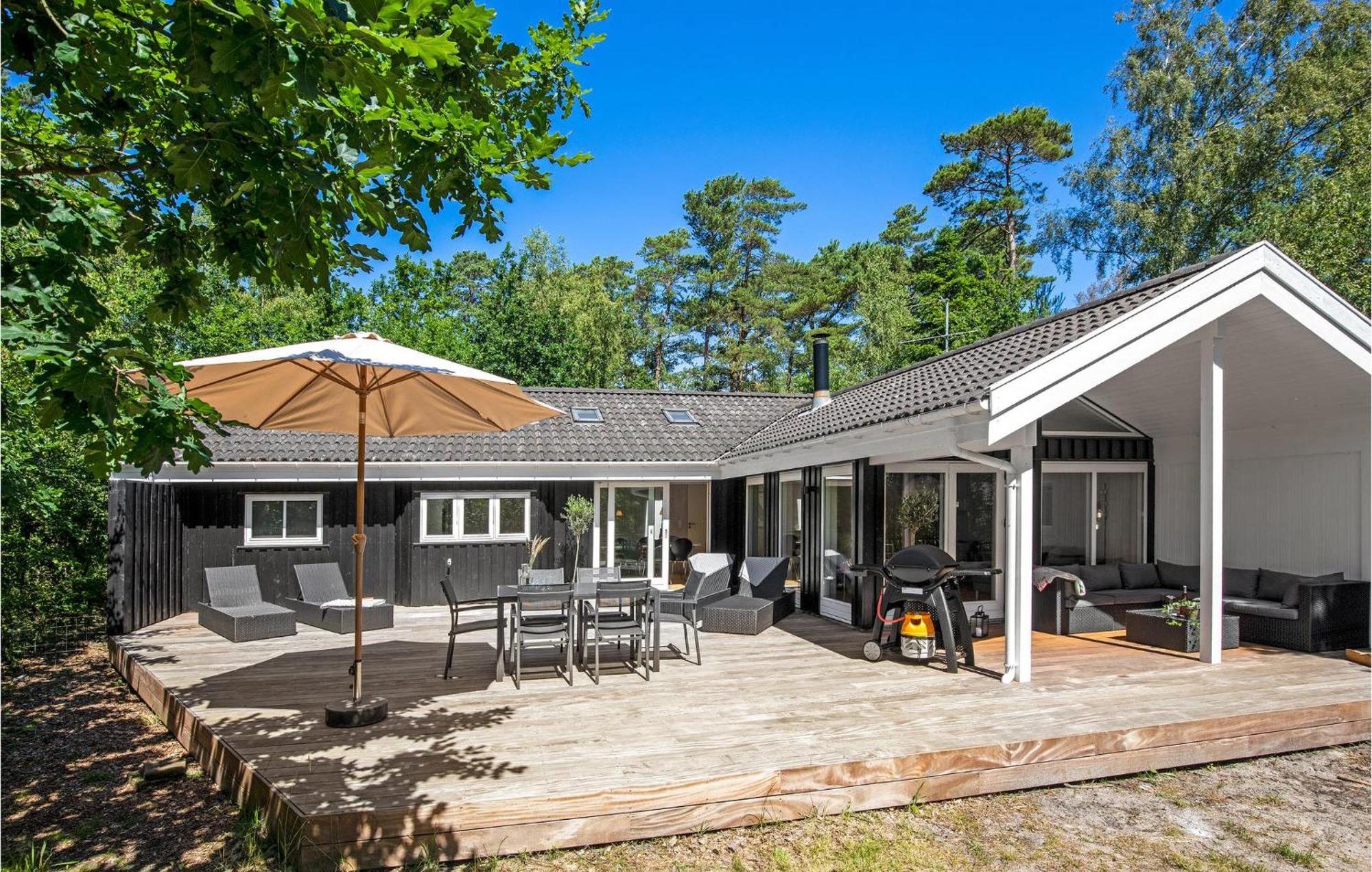 Awesome Home In Nexo With Sauna Snogebæk Екстериор снимка