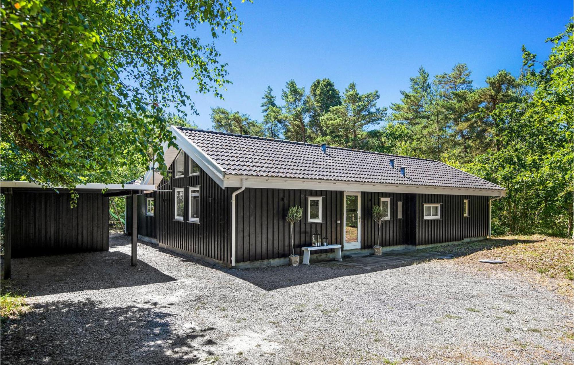 Awesome Home In Nexo With Sauna Snogebæk Екстериор снимка