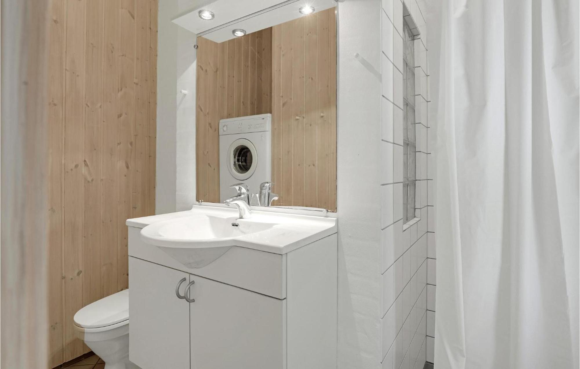 Awesome Home In Nexo With Sauna Snogebæk Екстериор снимка