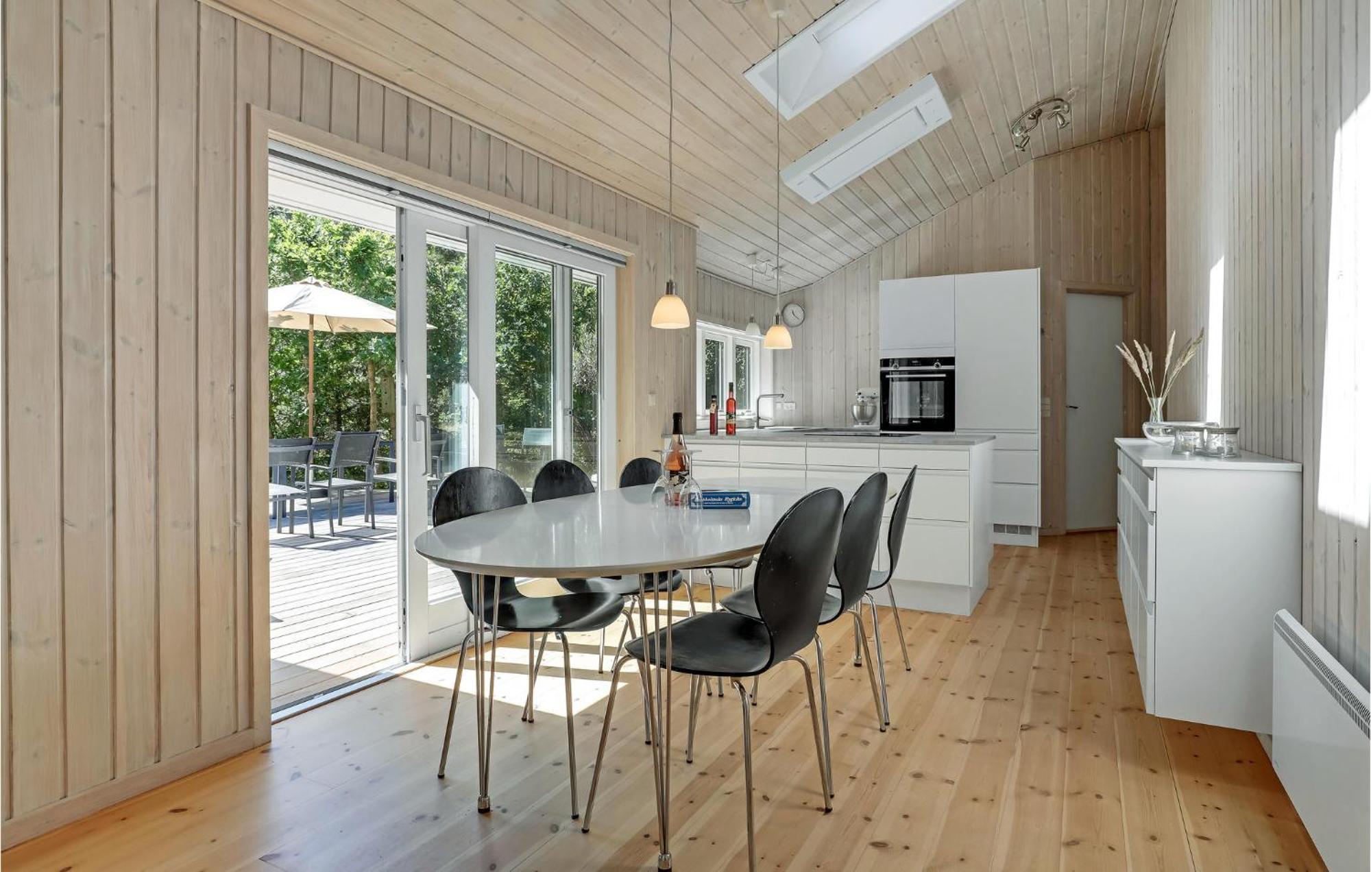 Awesome Home In Nexo With Sauna Snogebæk Екстериор снимка